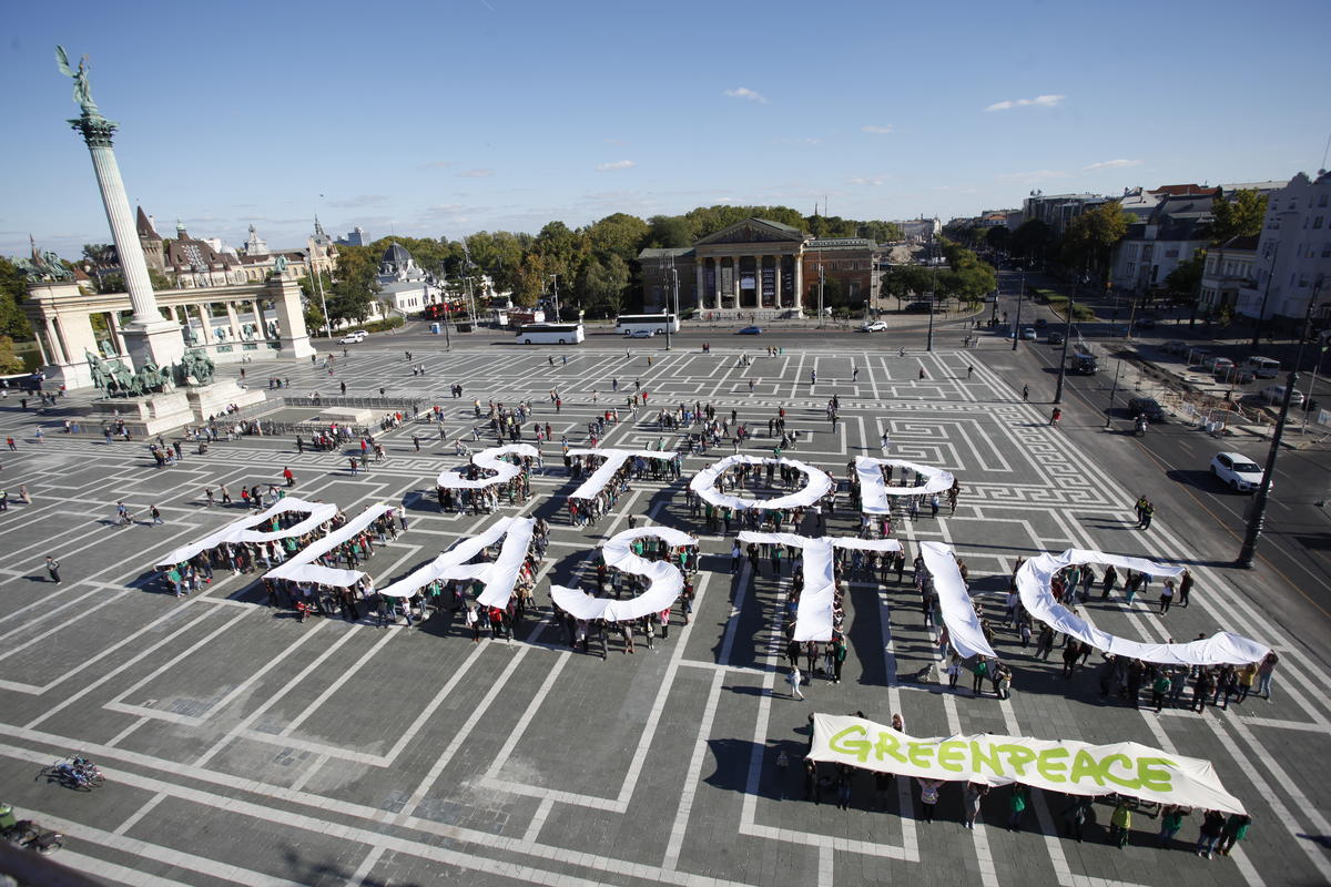 End the Age of Single Use Plastics in Budapest. © Bence Jardany