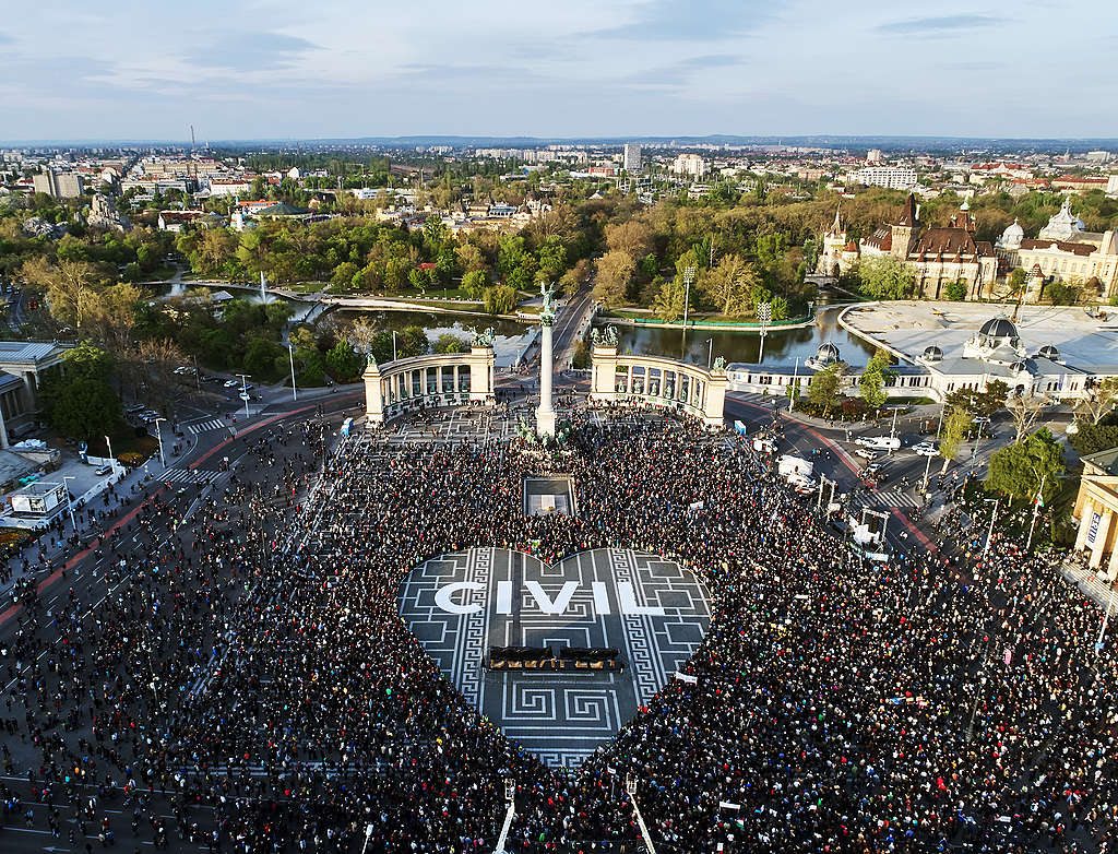 Civil szív Budapesten a Hősök Terén 2017