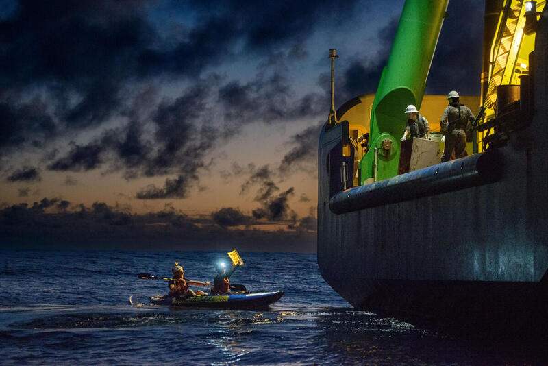 Greenpeace-aktivisták tiltakoznak a mélytengeri bányászat ellen a Csendes-óceán térségében.
 © Martin Katz / Greenpeace