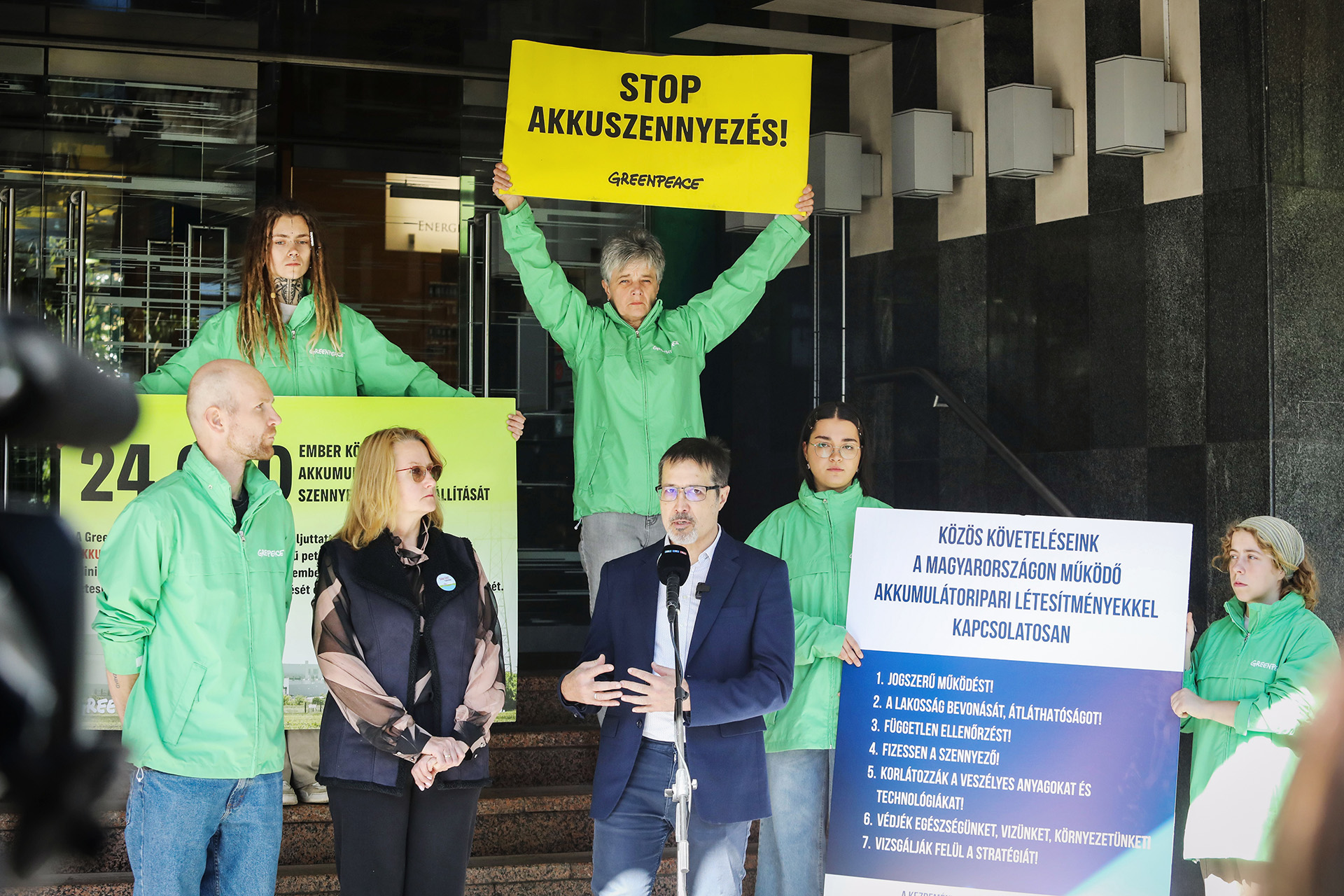 Több mint 40 civil szervezet közösen sürgeti az Energiaügyi Minisztériumot az akkumulátoripari szabályozások felülvizsgálatára