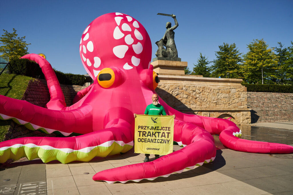 Oktávia az óceánok védelmére szólít fel Varsóban