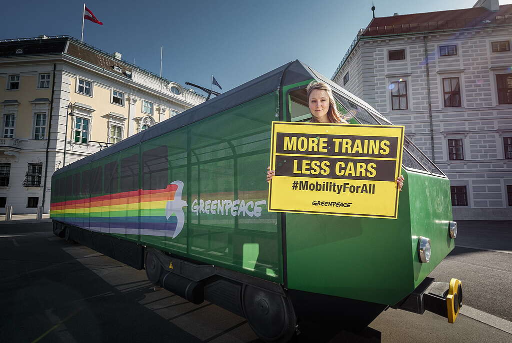 több vonat Az európai fővárosok felében új rekordot döntött a tömegközlekedés ára a Greenpeace legfrissebb elemzése szerint