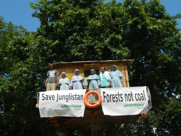 Sisters from St Mary's school visit the tree house