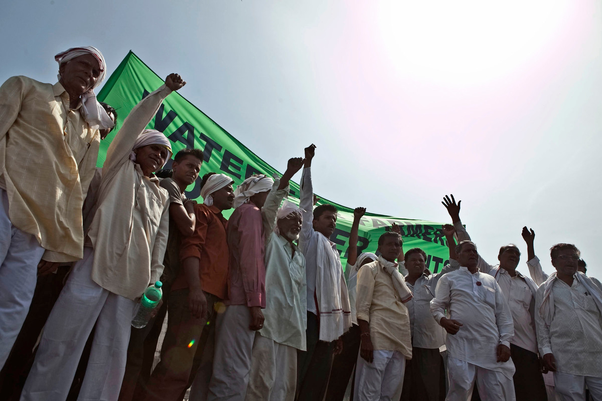 Wardha Dam Banner Action in India. © Sudhanshu Malhotra