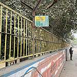 The need for bus queue shelters in Delhi