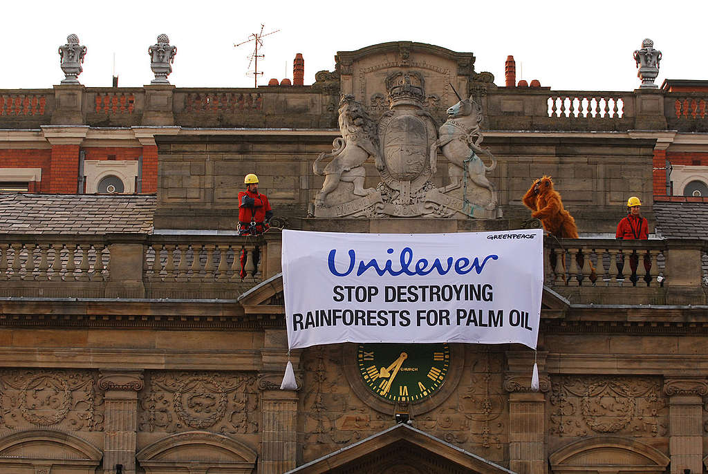 Forests Action against Unilever in Liverpool. © Will Rose