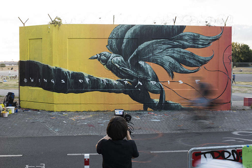 Wings of Paradise Mural in Berlin. © Chris Grodotzki