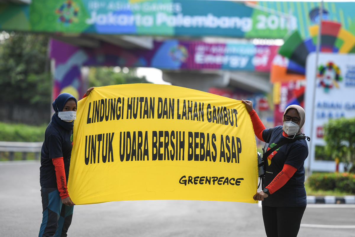 FFP Measuring Air Pollution in Palembang. © Jurnasyanto Sukarno