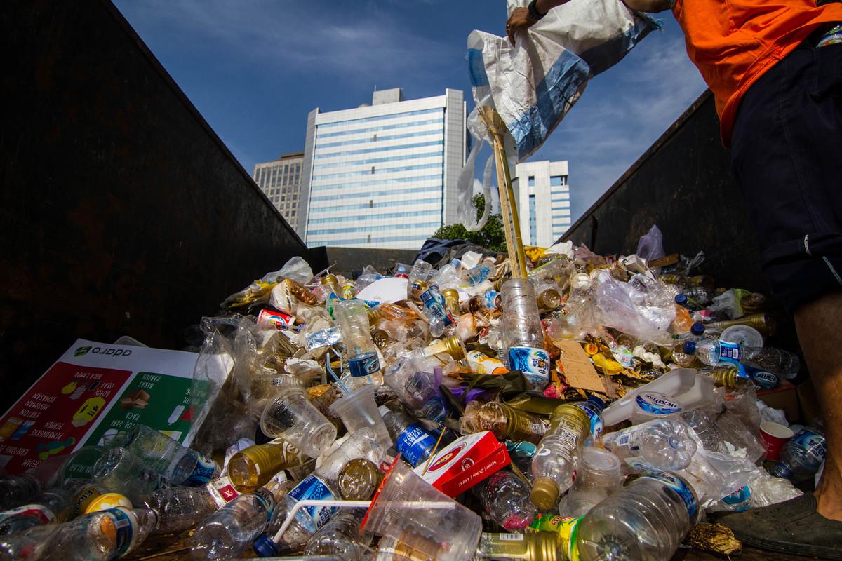 Clean Up Jakarta Day. © Dhemas Reviyanto / Greenpeace