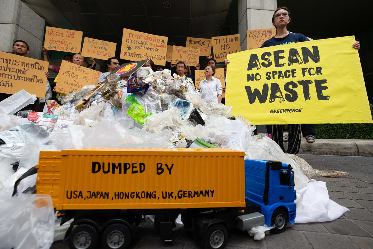 ASEAN: No Space For Waste Activity in Bangkok. © Wason Wanichakorn / Greenpeace