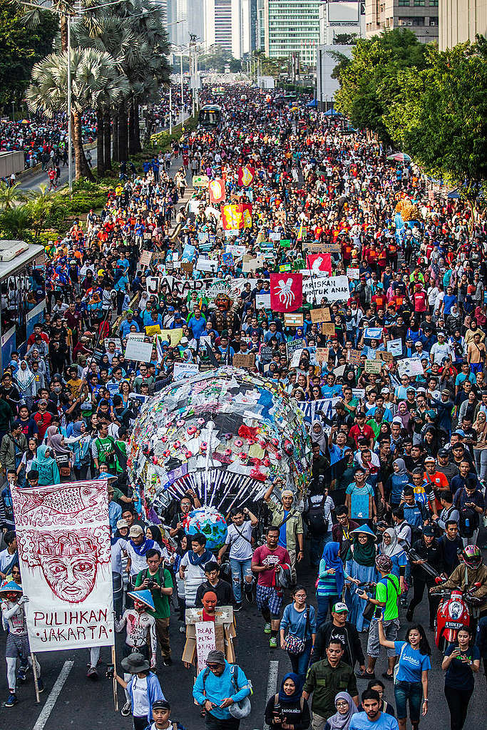 Plastic Monster Mass Rally in Jakarta. © Jurnasyanto Sukarno / Greenpeace