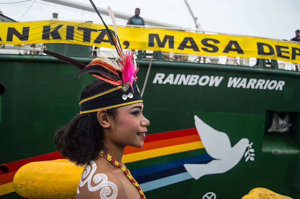 Rainbow Warrior Arrival in Manokwari, West Papua. © Sutanta Aditya / Greenpeace