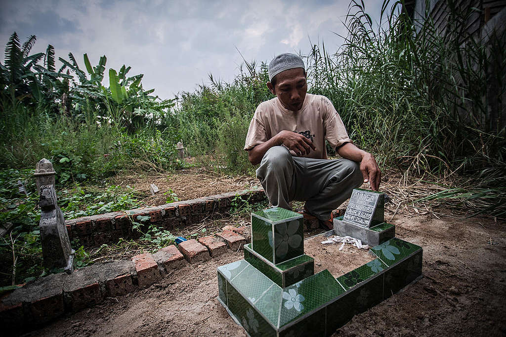 Haze Victims in South Sumatra. © Jurnasyanto Sukarno / Greenpeace