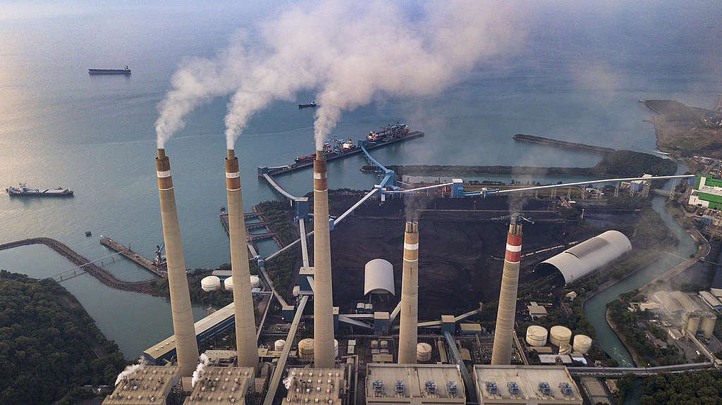 Coal Power Plants in Suralaya, Indonesia. © Kasan Kurdi / Greenpeace
