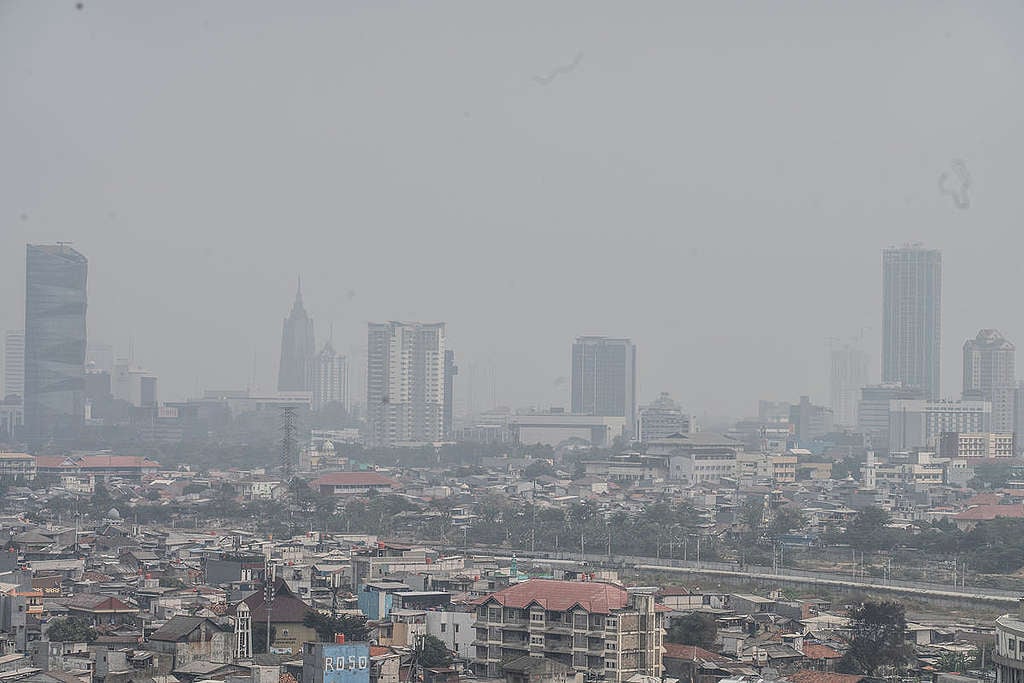 Air Pollution in Jakarta. © Jurnasyanto Sukarno / Greenpeace