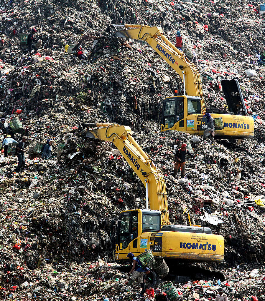Bantar Gebang Dump Site. © Supri / Greenpeace