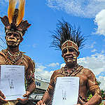 Awyu Tribe File Lawsuit in Jayapura Papua. © Gusti Tanati / Greenpeace
