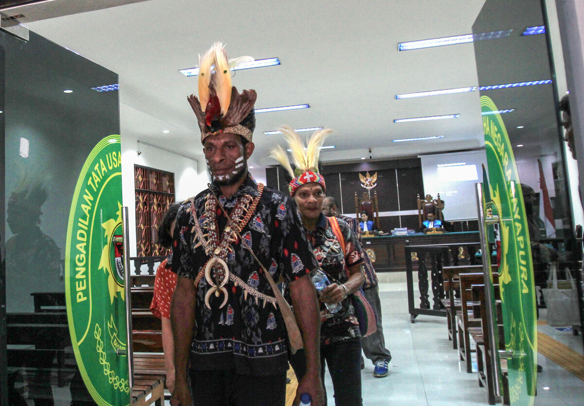 Awyu Tribe Testifies at the Jayapura State Administrative Court in Papua. © Gusti Tanati / Greenpeace Awyu Tribe Testifies at the Jayapura State Administrative Court in Papua. © Gusti Tanati / Greenpeace