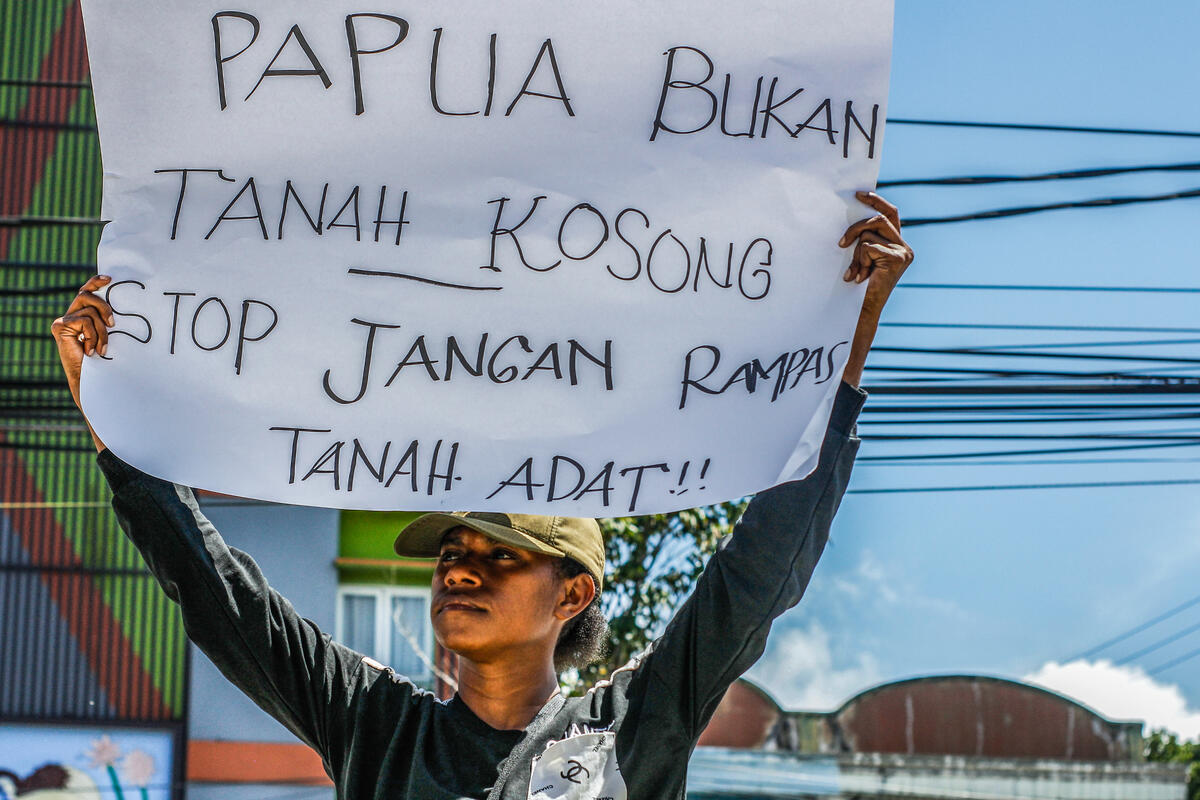 Bunga Tanda Duka hingga Ditangkap Polisi: Serba-serbi Dukungan Anak Muda Papua untuk Suku Awyu