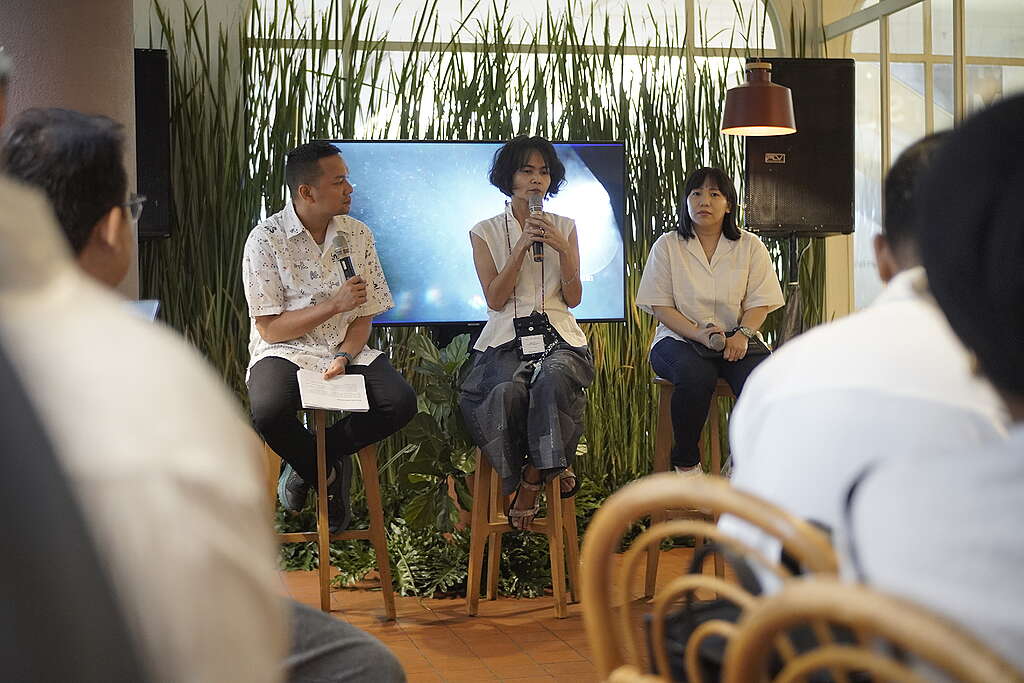 Konferensi pers pembukaan pameran "Kedai Kita" oleh Greenpeace Indonesia dan Sejauh Mata Memandang Konferensi pers pembukaan pameran "Kedai Kita"kolaborasi Greenpeace Indonesia dan Sejauh Mata Memandang.