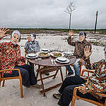 Photo Opp in Food Estate. © Jurnasyanto Sukarno / Greenpeace