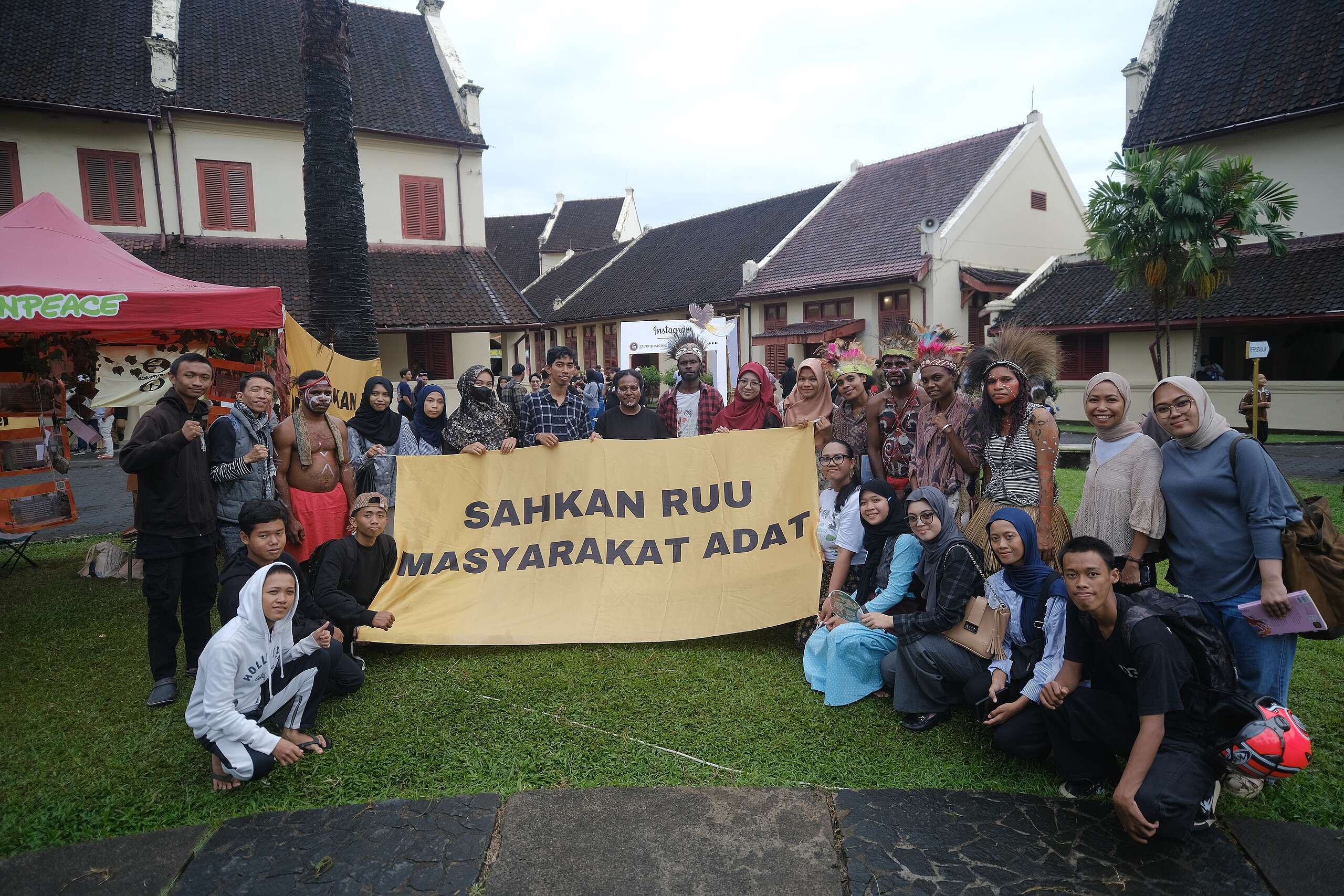 Cerita-cerita dari Perbatasan yang Liar: Anak Muda Adat Papua di MIWF 2025