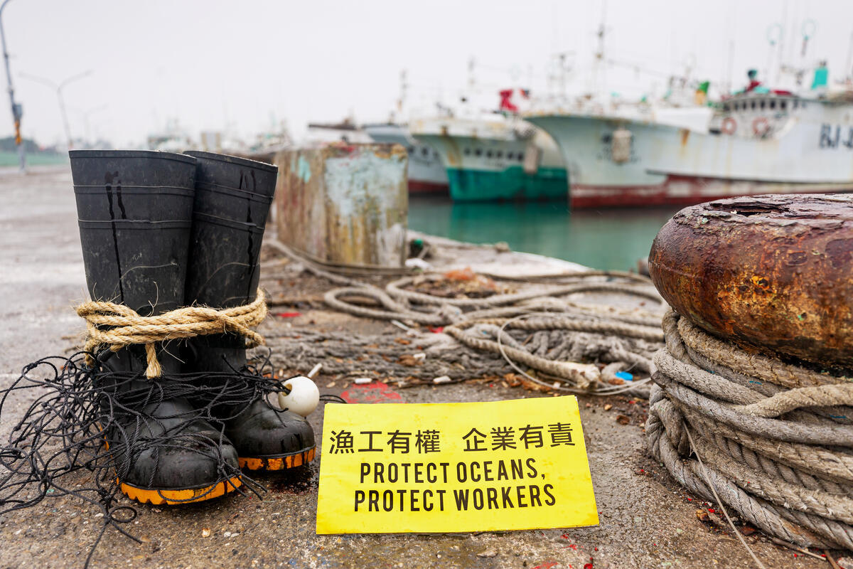 "Boots to Boost Justice" Fishers Movement in Taiwan. © Greenpeace / Yves Chiu