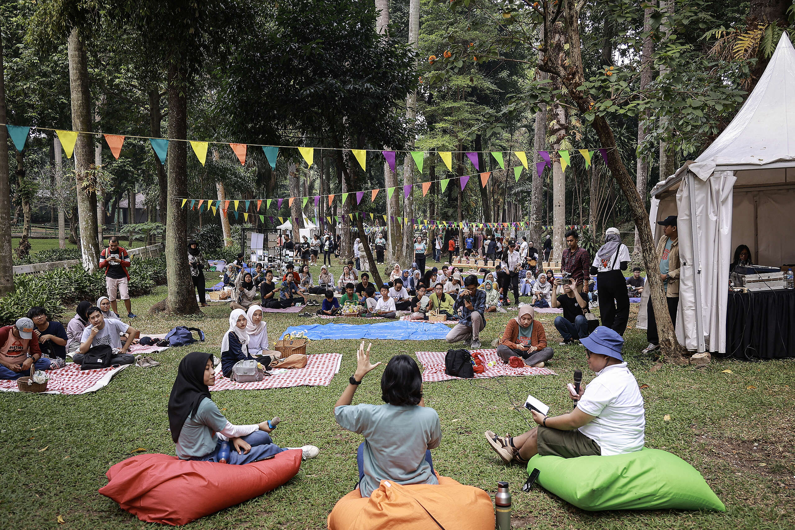 Piknik Apik Tanpa Plastik, Cara Seru Beralih ke Sistem Guna Ulang