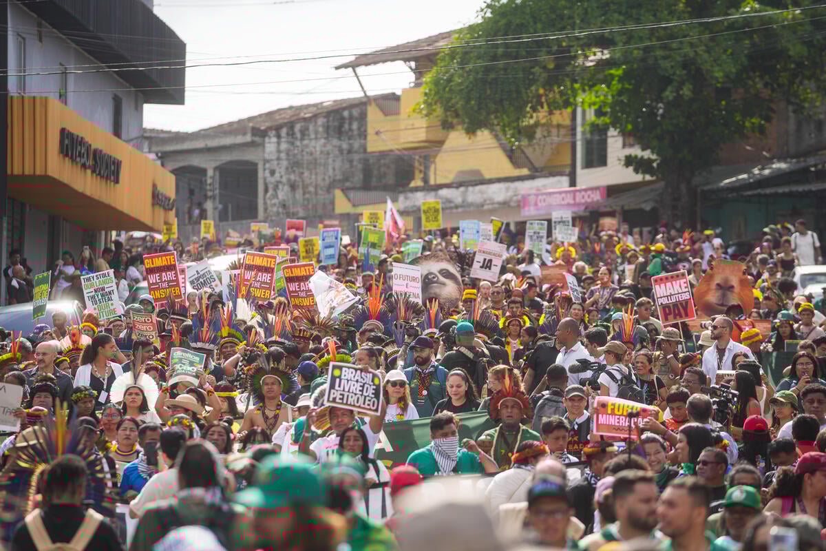 Indigenous March Kicks off the Second Week of COP30 in Belém. © Filipe Bispo / Greenpeace Indigenous March Kicks off the Second Week of COP30 in Belém. © Filipe Bispo / Greenpeace