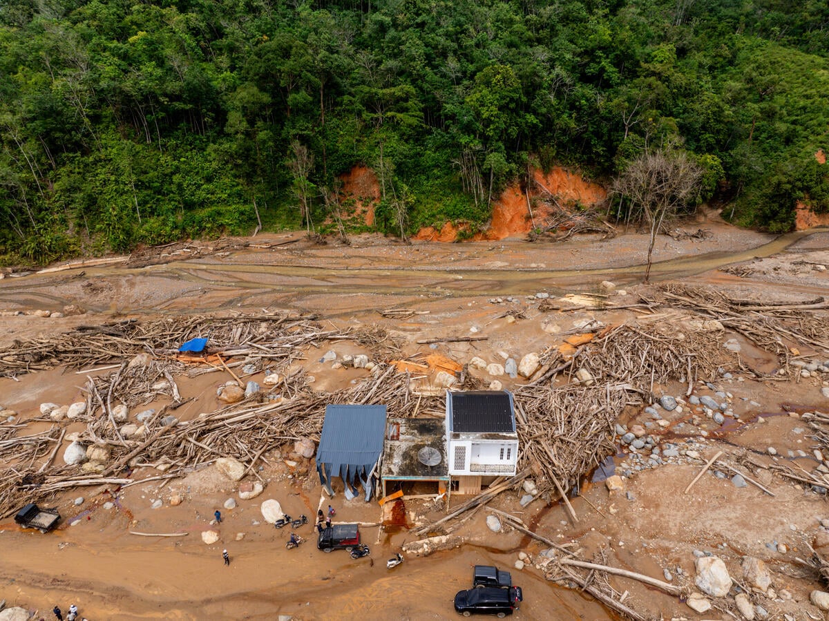 Aerial View of Aftermath of the Flash Flood in Tukka Subdistrict, Central Tapanuli. © Alif R Nouddy Korua / Greenpeace