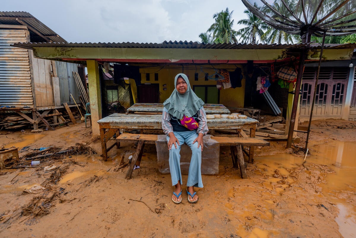Portrait of Yenny Tambunanin in Tukka Subdistrict, Central Tapanuli. © Alif R Nouddy Korua / Greenpeace