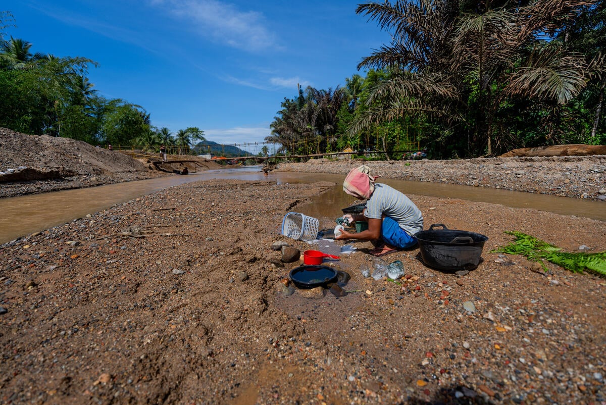 Aftermath of the Flash Flood in Tukka Subdistrict, Central Tapanuli. © Alif R Nouddy Korua / Greenpeace
