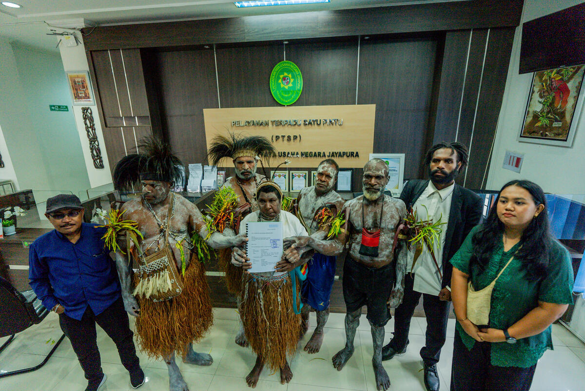 Perempuan di Garis Depan: Nyala yang Tak Pernah Padam