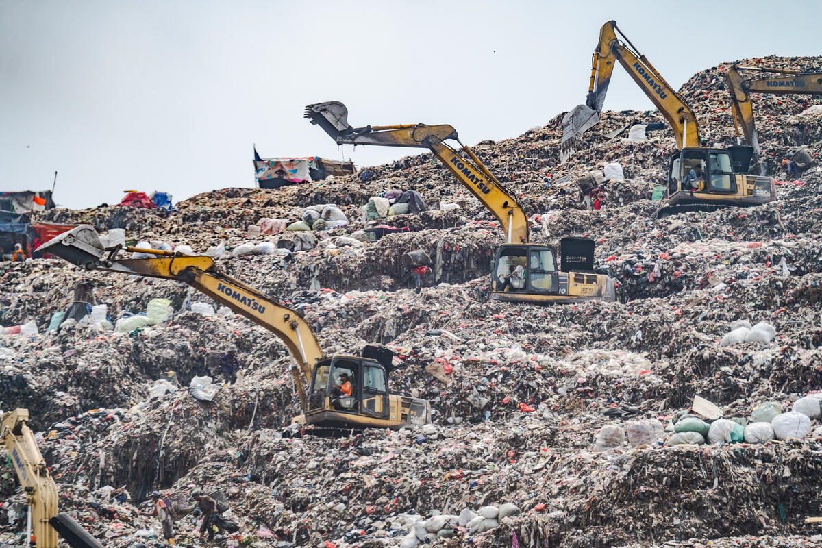 Bantargebang Landfill, Bekasi, West Java. &copy; Jurnasyanto Sukarno / Greenpeace