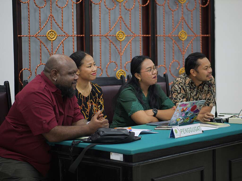 Tim advokasi Solidaritas Merauke dalam sidang gugatan jalan 135 km di Pengadilan Tata Usaha Negara (PTUN) Jayapura pada Selasa, 11 Agustus 2026.
