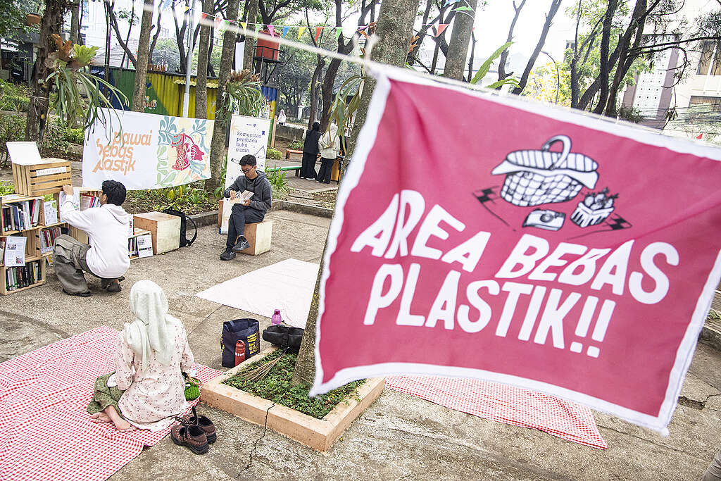Plastic Free Picnic Bandung Silent reading corner at Plastic Free Parade picnic.