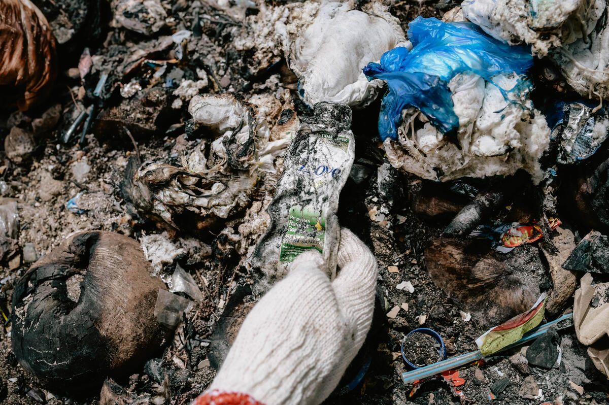 Sahabat Laut Community Beach Clean, Indonesia. © Riska Munawarah / Greenpeace Sahabat Laut Community Beach Clean, Indonesia. © Riska Munawarah / Greenpeace