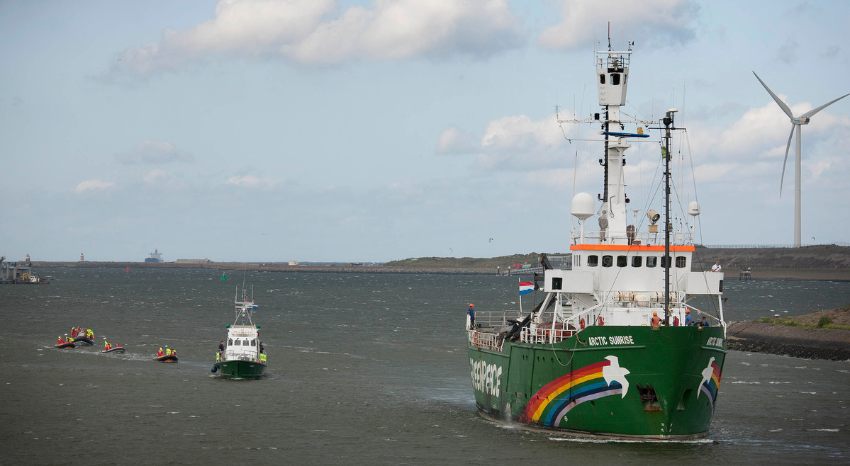 Arctic Sunrise Arrives in Amsterdam © Greenpeace / Bas Beentjes