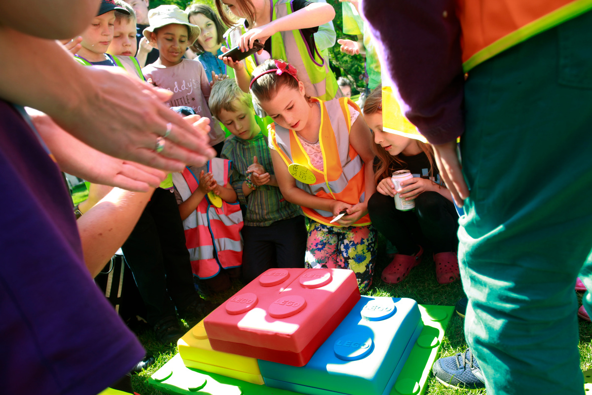 'Save the Arctic' Kids LEGO Protest at Shell HQ in London © Elizabeth Dalziel / Greenpeace