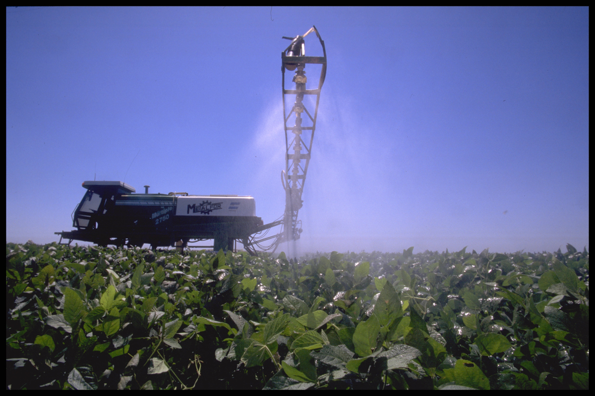 Spraying of Genetically Engineered Soya © Gustavo Gilabert / Greenpeace