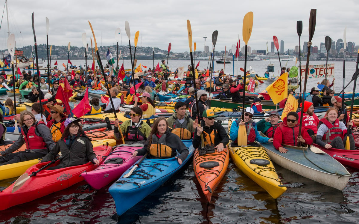 addle in Seattle Flotilla Protest © Marcus Donner