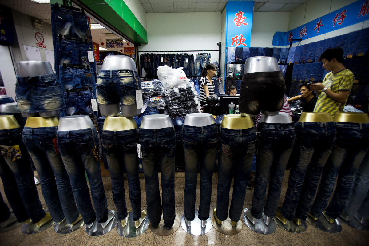 Xintang, “denim capital of the world", Guangdong, China © Lu Guang / Greenpeace