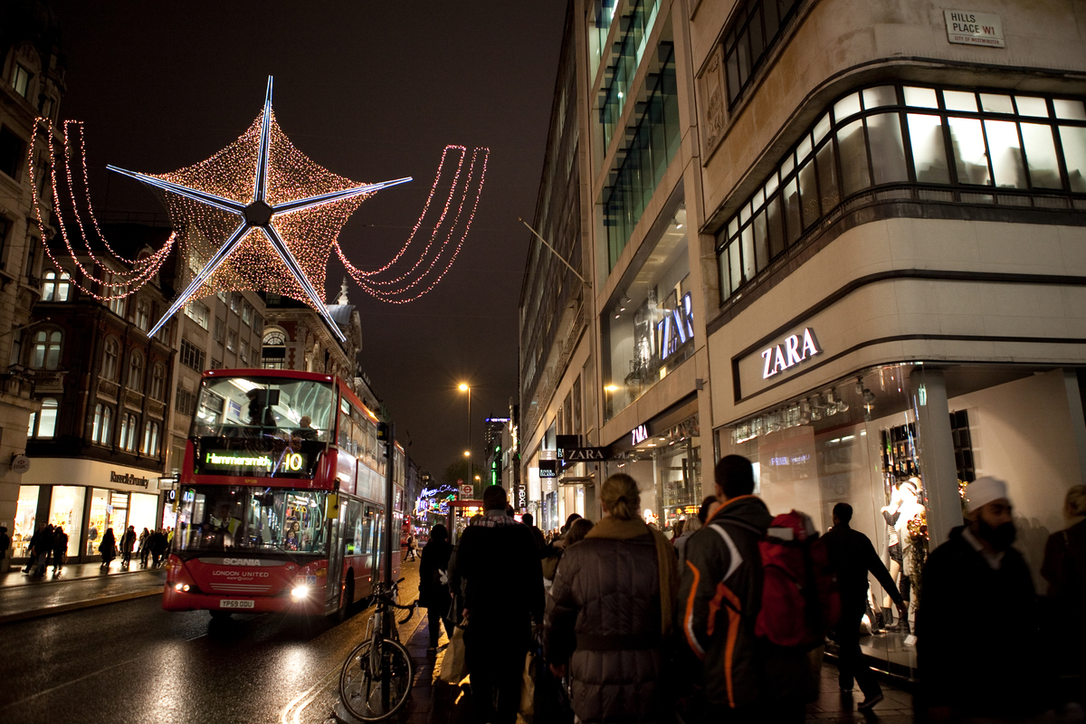 Zara Store in London © Emma Stoner / Greenpeace