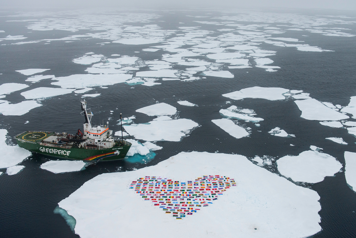 Flags Heart in the Melting Arctic © Daniel Beltrá / Greenpeace