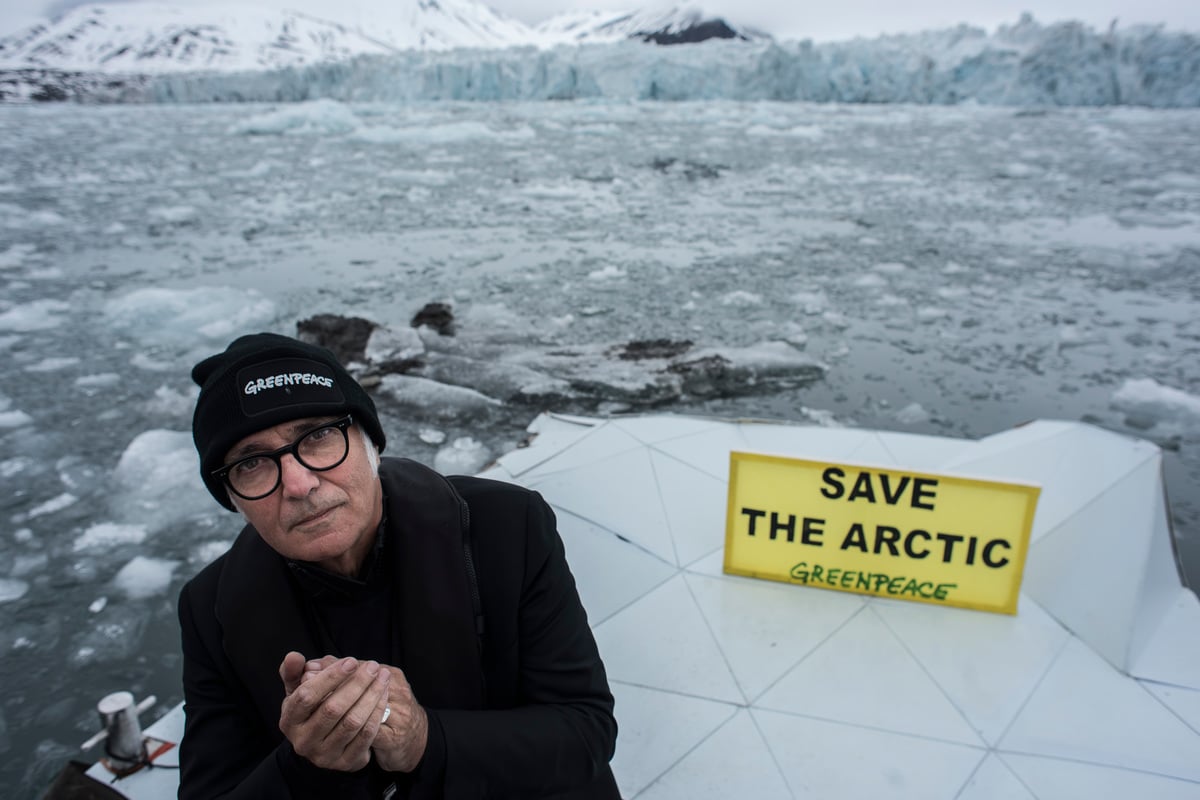 Composer and Pianist Ludovico Einaudi Performs in the Arctic Ocean © Pedro Armestre / Greenpeace