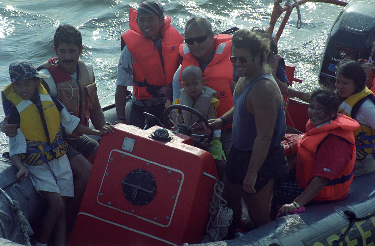 Toxic Free Asia Tour in the Philippines © Greenpeace / Shailendra Yashwant