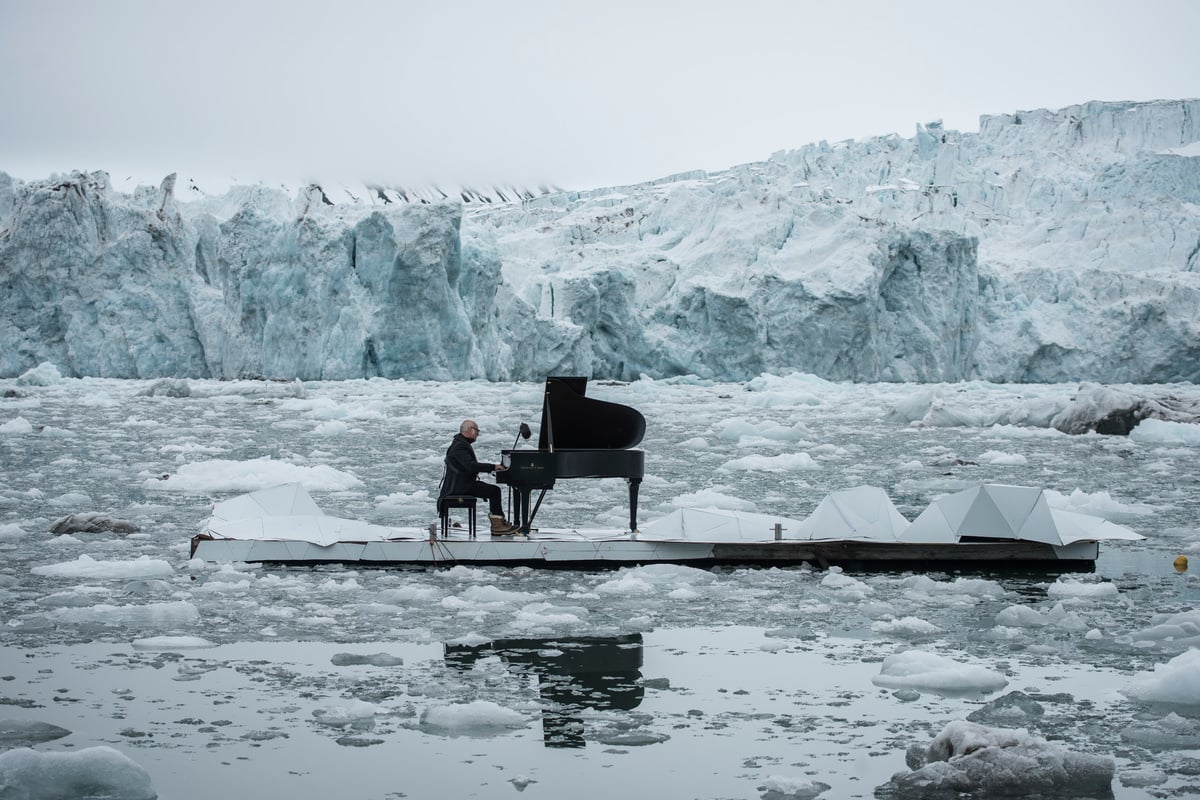 Composer and Pianist Ludovico Einaudi Performs in the Arctic Ocean © Pedro Armestre / Greenpeace