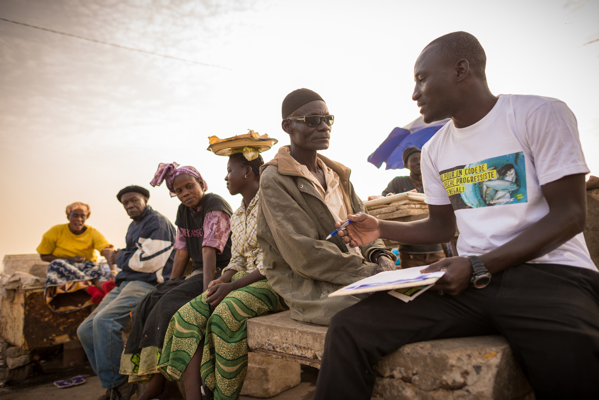 Collecting Fisheries Petitions in Senegal © Clément Tardif / Greenpeace