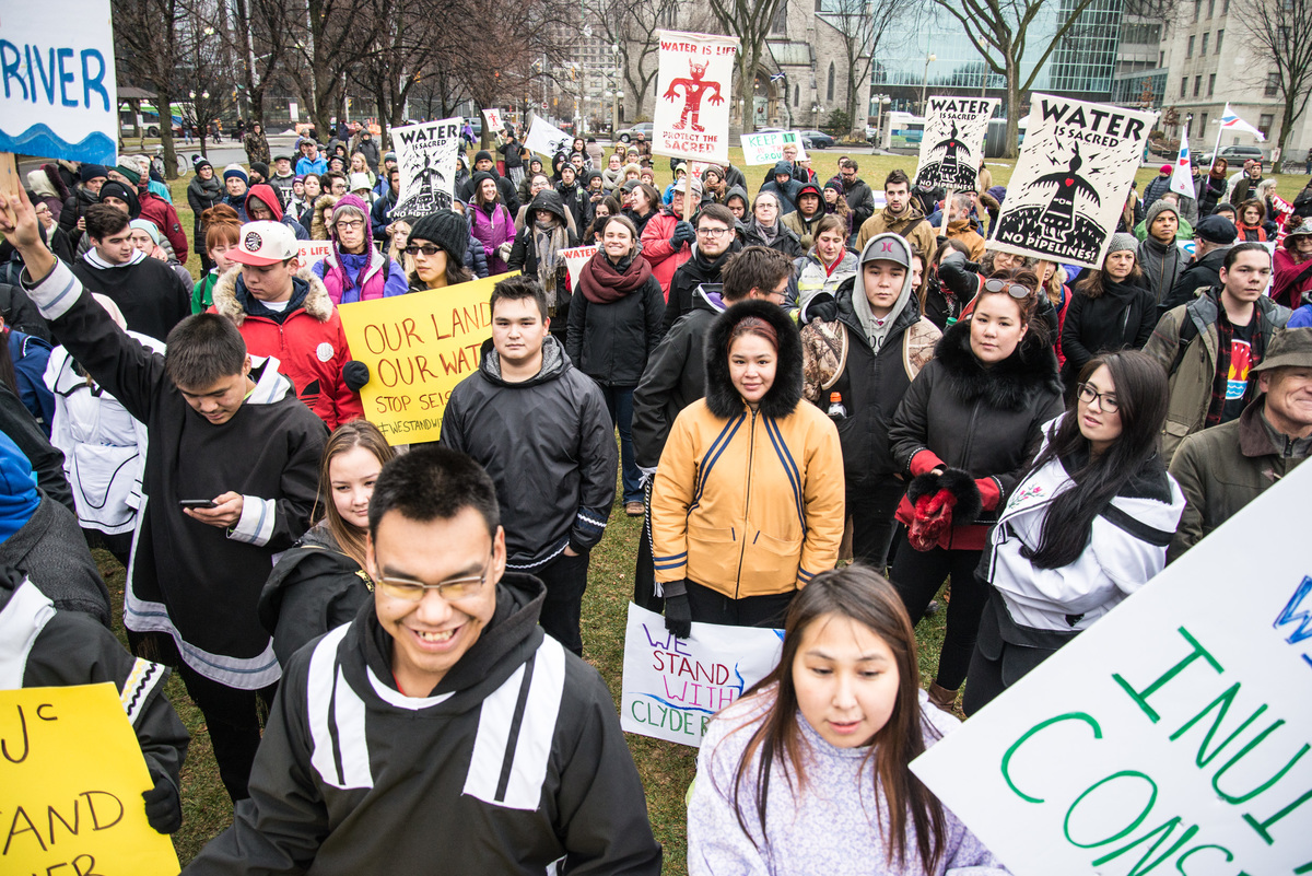 Solidarity with Clyde River and Chippewas of the Thames at the Supreme Court of Canada © Stan Williams / Greenpeace Solidarity with Clyde River and Chippewas of the Thames at the Supreme Court of Canada © Stan Williams / Greenpeace
