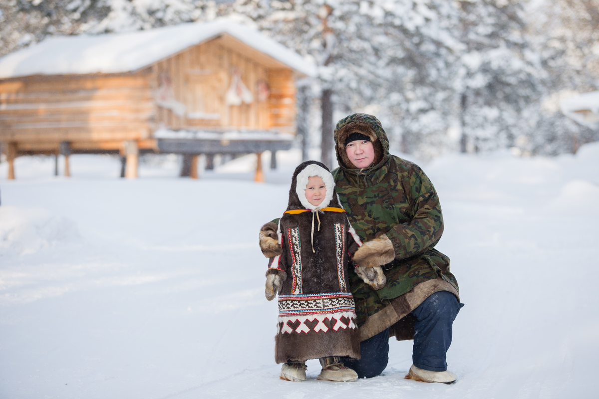Reindeer Herder Stepan Sopochin and Daughter in Russia © Alexey Andronov / Greenpeace